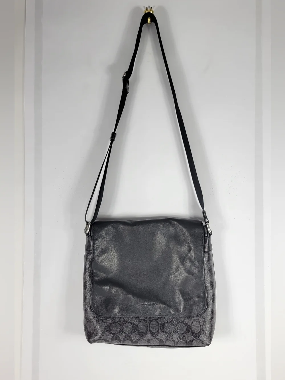 Coach Men’s Black Signature Crossbody Messenger Bag #822